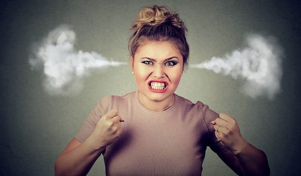 چگونه با عصبانیت ناشی از فشار کاری پزشکان مقابله کنیم؟